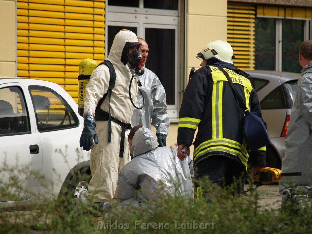 Einsatz BF Strahlenalarm Koeln Porz Gremberghoven HansestrP122.JPG